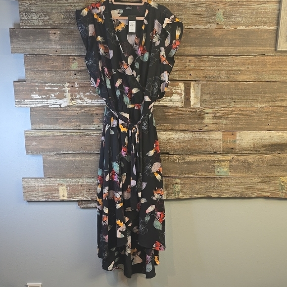 City Chic Dresses & Skirts - NWT City Chic Floral Wrap Dress, Black floral Size L 20 Hi/Lo Hem